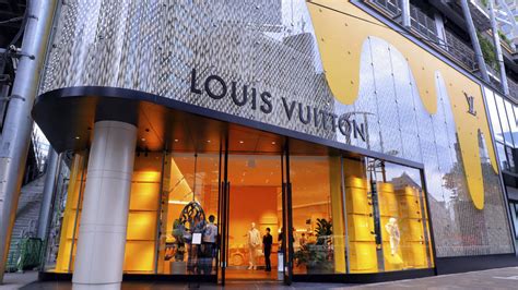 louis vuitton shop in mumbai.